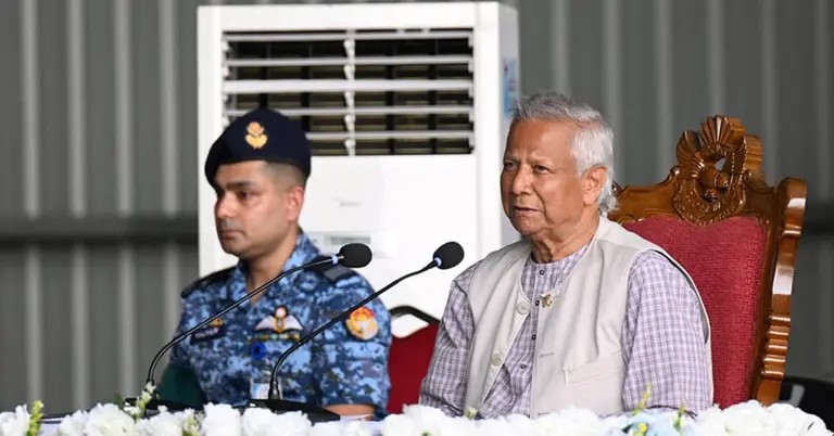 বিমান বাহিনীকে যুদ্ধের প্রস্তুতি নিতে বললেন প্রধান উপদেষ্টা